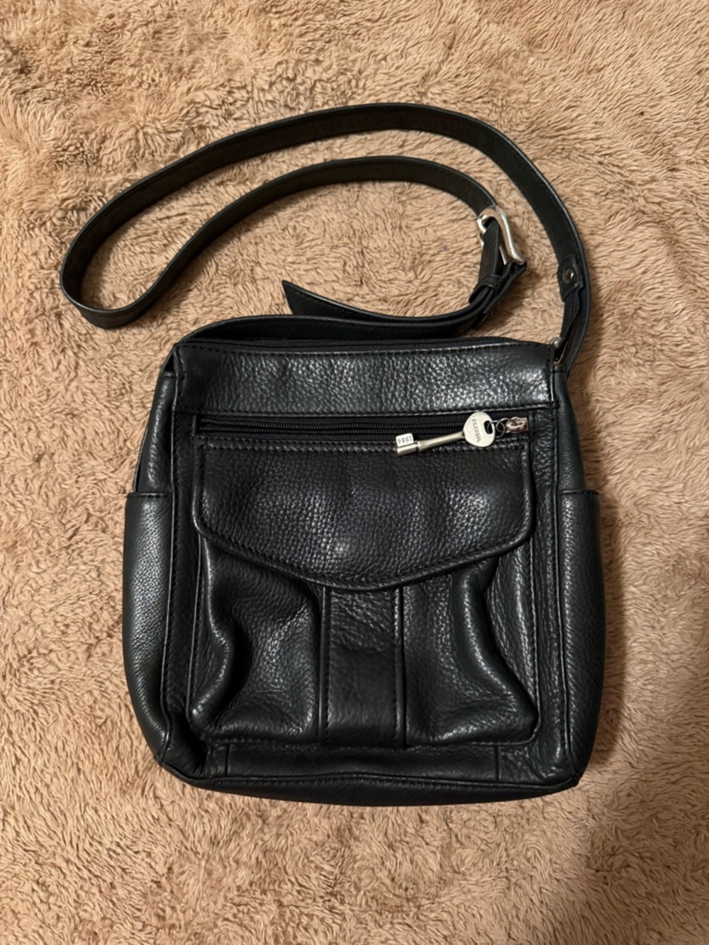 Vintage Fossil Black Leather Crossbody Bag with Front Pocket